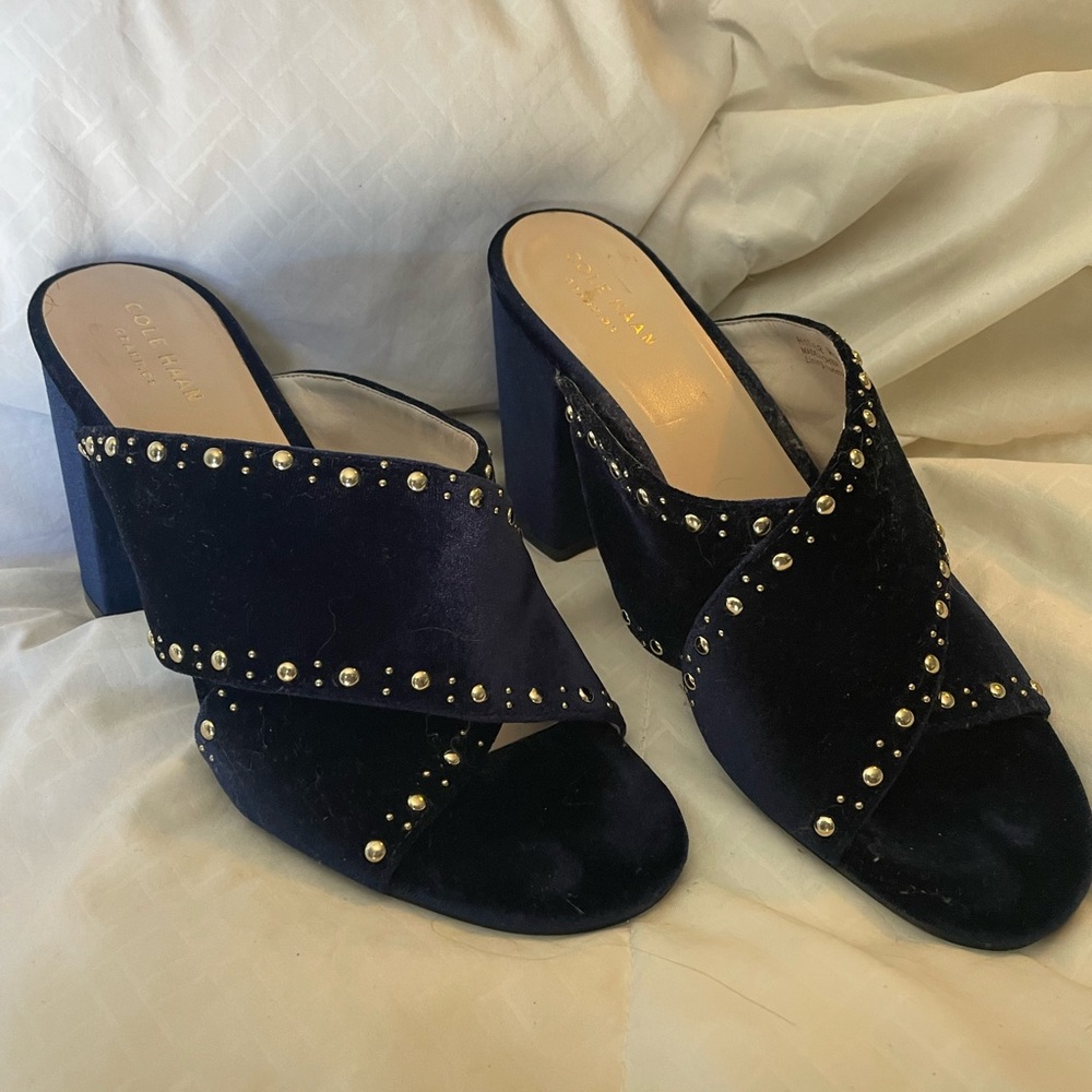 Ladies Gorgeous Cole Haan Blue & gold velvet heels. Never worn